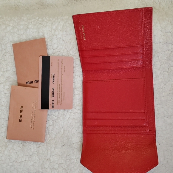 ❌SOLD ON IG❌MIU MIU WALLET - Picture 2 of 6
